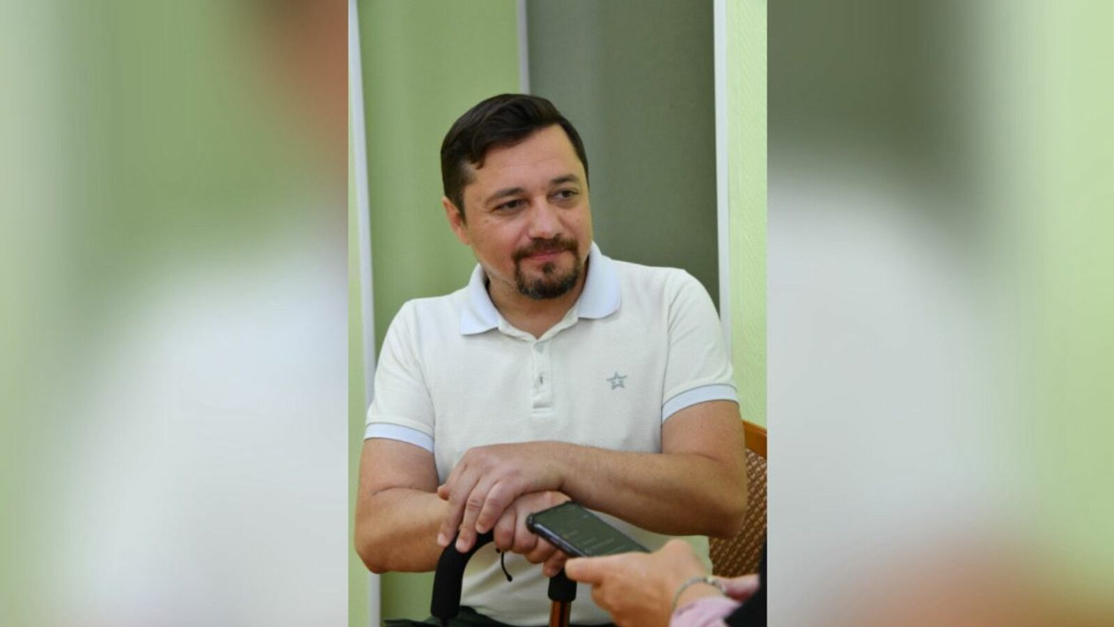 Поэт-фронтовик Алексей Преснаков заявил, что с молодежью нужно говорить просто