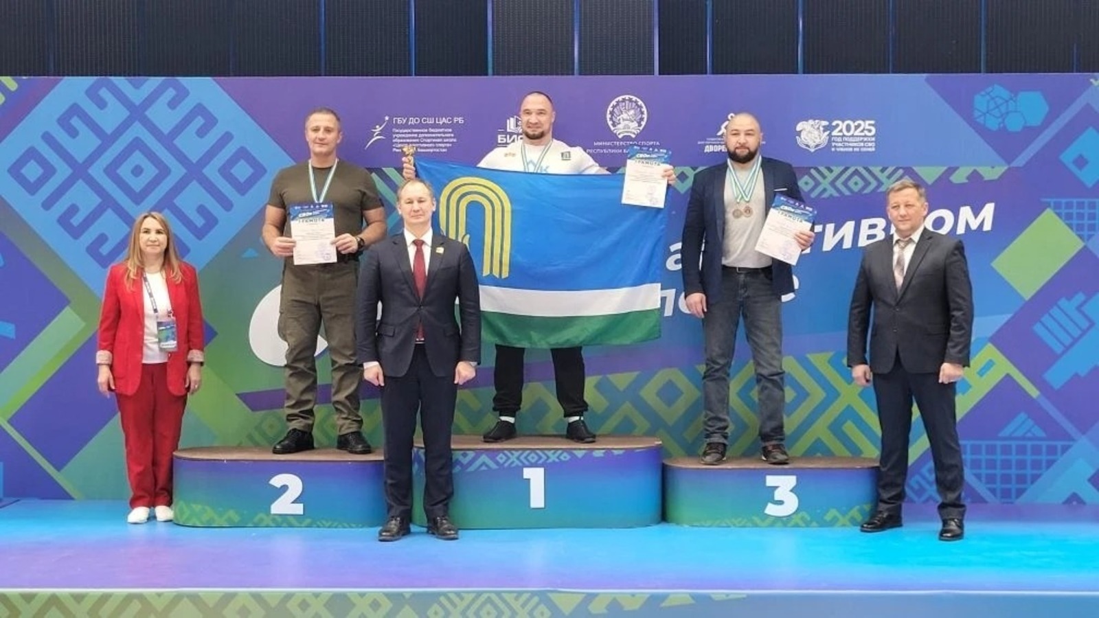 Марат Буляков филиал фонд "Защитники Отечества"  по Караидельскому району Директор Караидельской СОШ №2 Венер Каримов призер республиканских соревнований