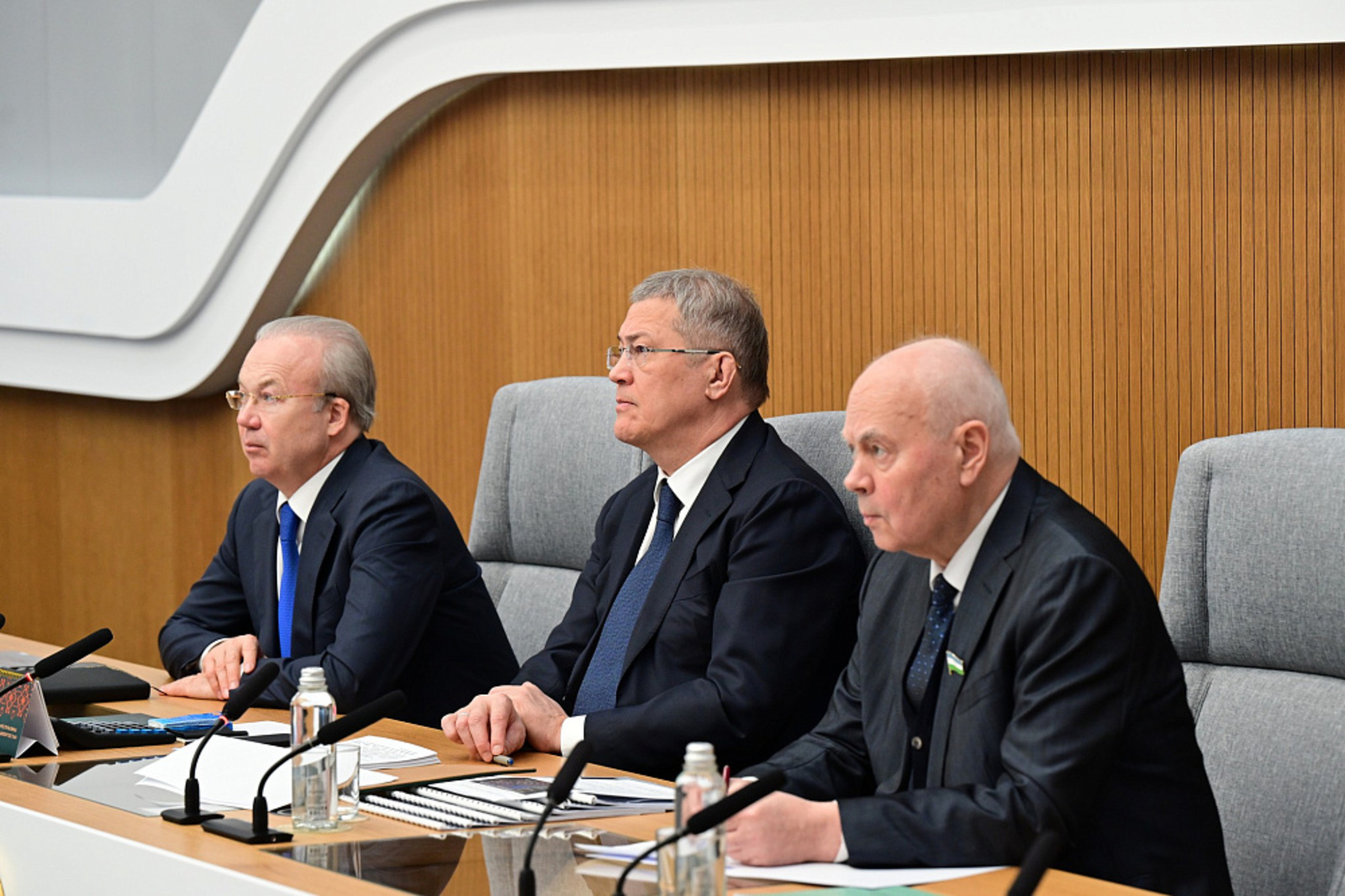 "Эмоции убрать, голову включить"