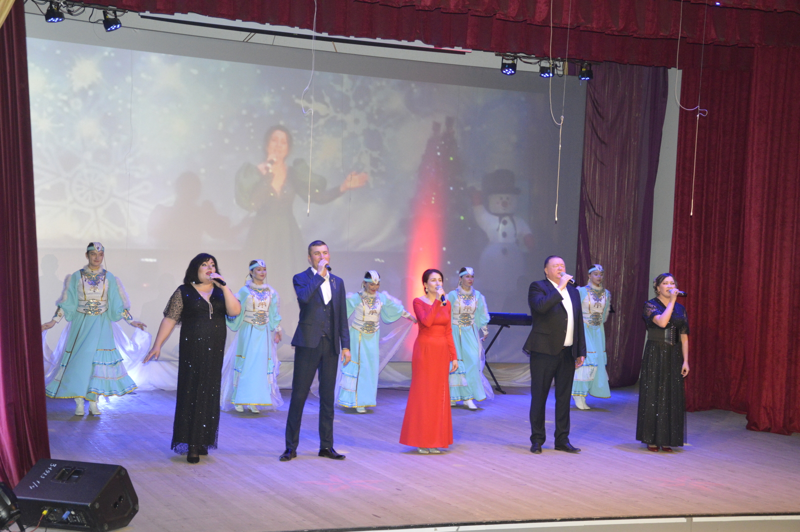 Марат Буляков архив газеты "Караидель" Районный дворец культуры села Караидель открыл новый творческий сезон грандиозны