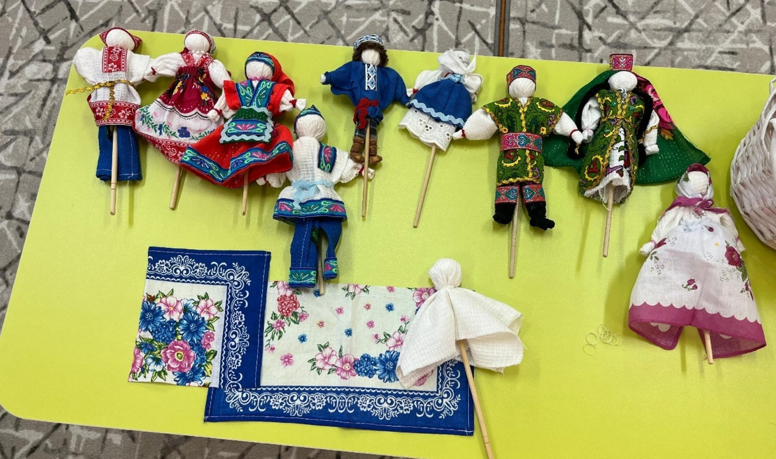 В Караидельском детском саду №2 смастерили куклу-оберег