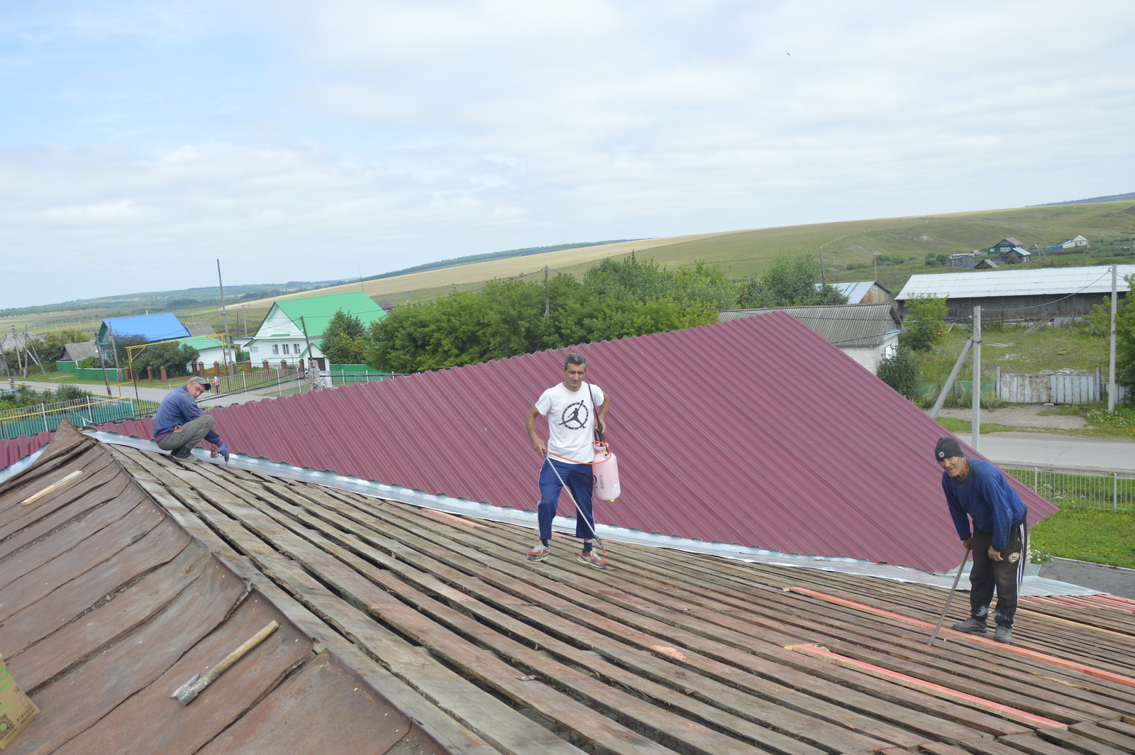 В Караидельском районе идет ремонт сельского дома культуры